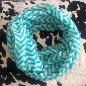 Charlie Paige turquoise and white scarf